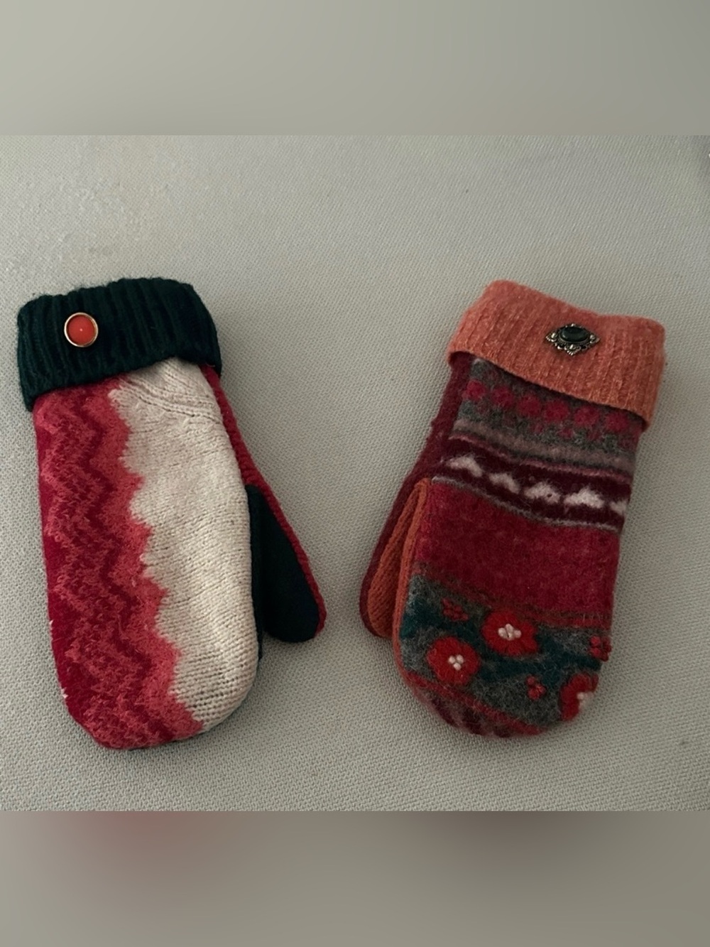 Baabaazuzu Ladies
Mismatched Wool Lines
Mittens One Size
